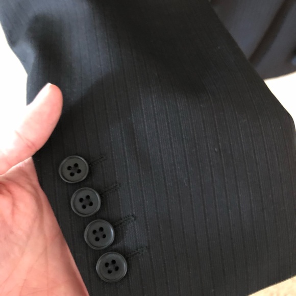 Kenneth Cole New York, textured black suit - size 38 regular - Picture 3 of 7